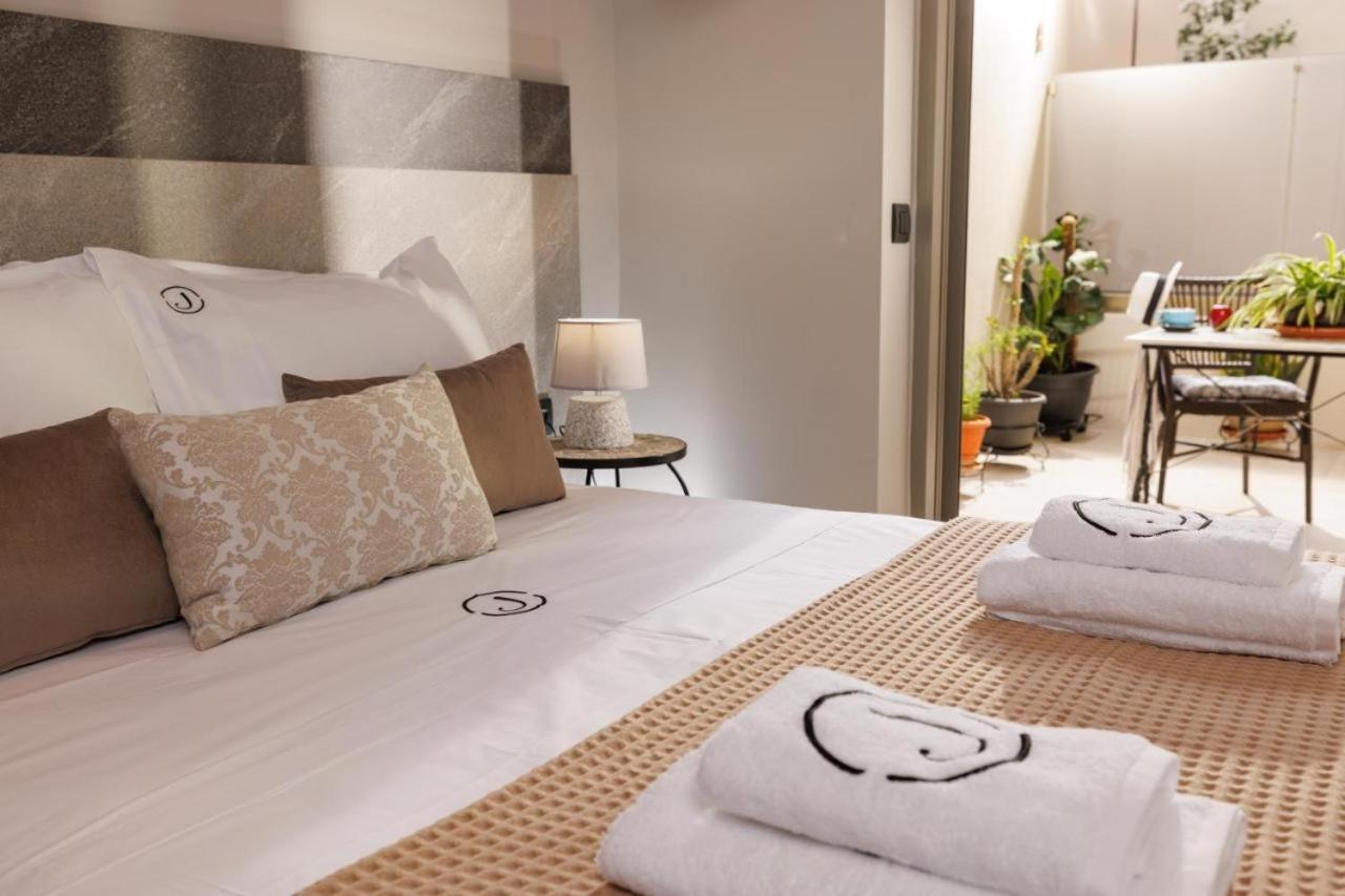 Jolly Suites Heraklion  Bagian luar foto